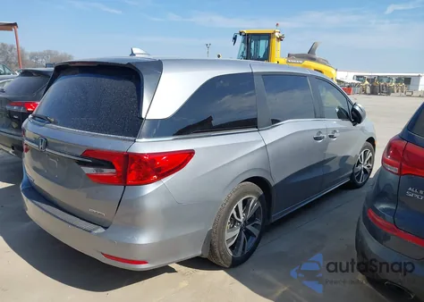 2024 Honda Odyssey Touring z USA, uszkodzony, nr VIN 5FNRL6H87RB014651